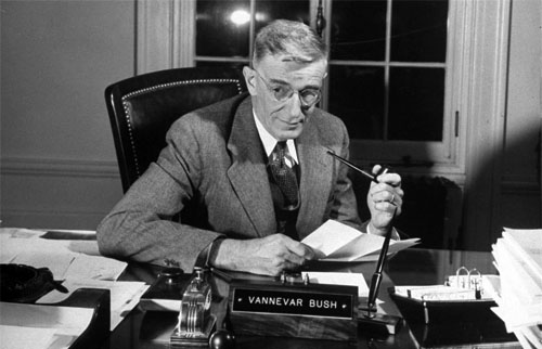 Файл:1947-Vannevar-Bush-LIFE.jpg