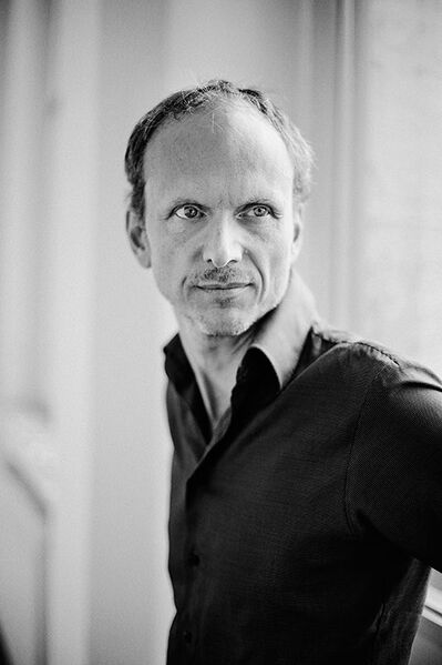 Файл:Julian-rosefeldt.jpg