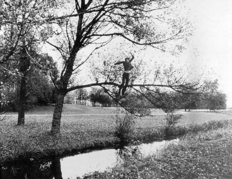 Файл:6. Bas Jan Ader.jpg